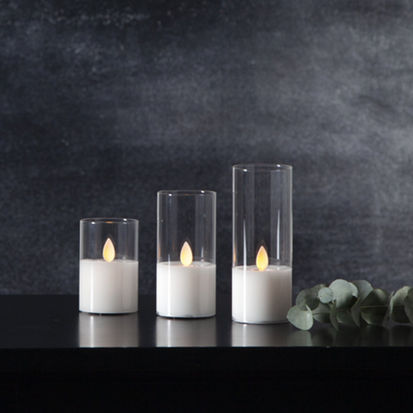 LED žvakė su tikro stiklo gaubtu, 10 cm