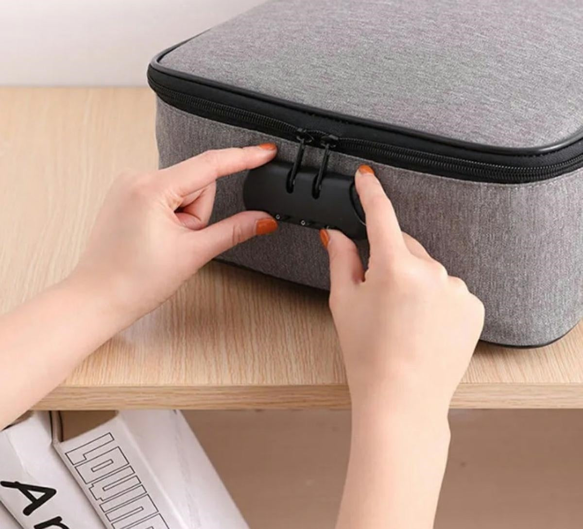 Užsegamas dokumentų ir elektronikos priedų organizatorius